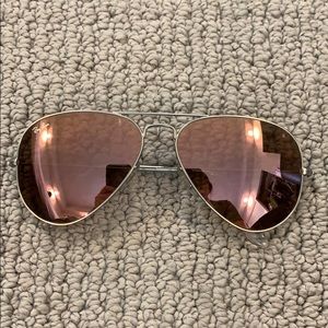 Pink reflective Ray-Ban aviators